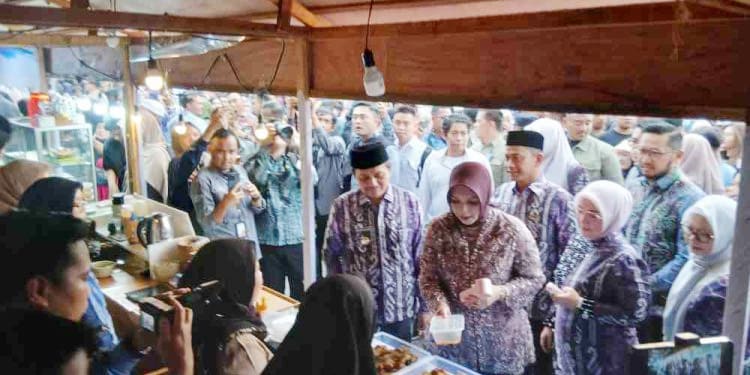 Festival Pasar Wadai Ramadan Resmi Dibuka Wagub Hasnuryadi, Hadirkan Berbagai Menu Kuliner