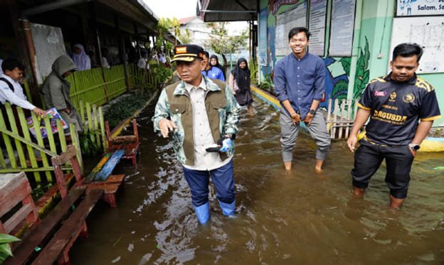 Yamin Tinjau Titik Banjir,Kembali Temukan Bangunan Melebihi Sempadan Sungai